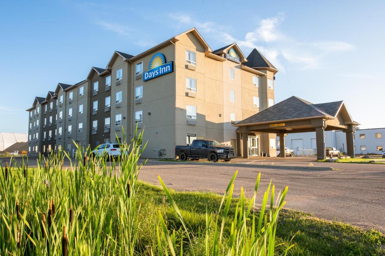 Days Inn By Wyndham Bonnyville Esterno foto