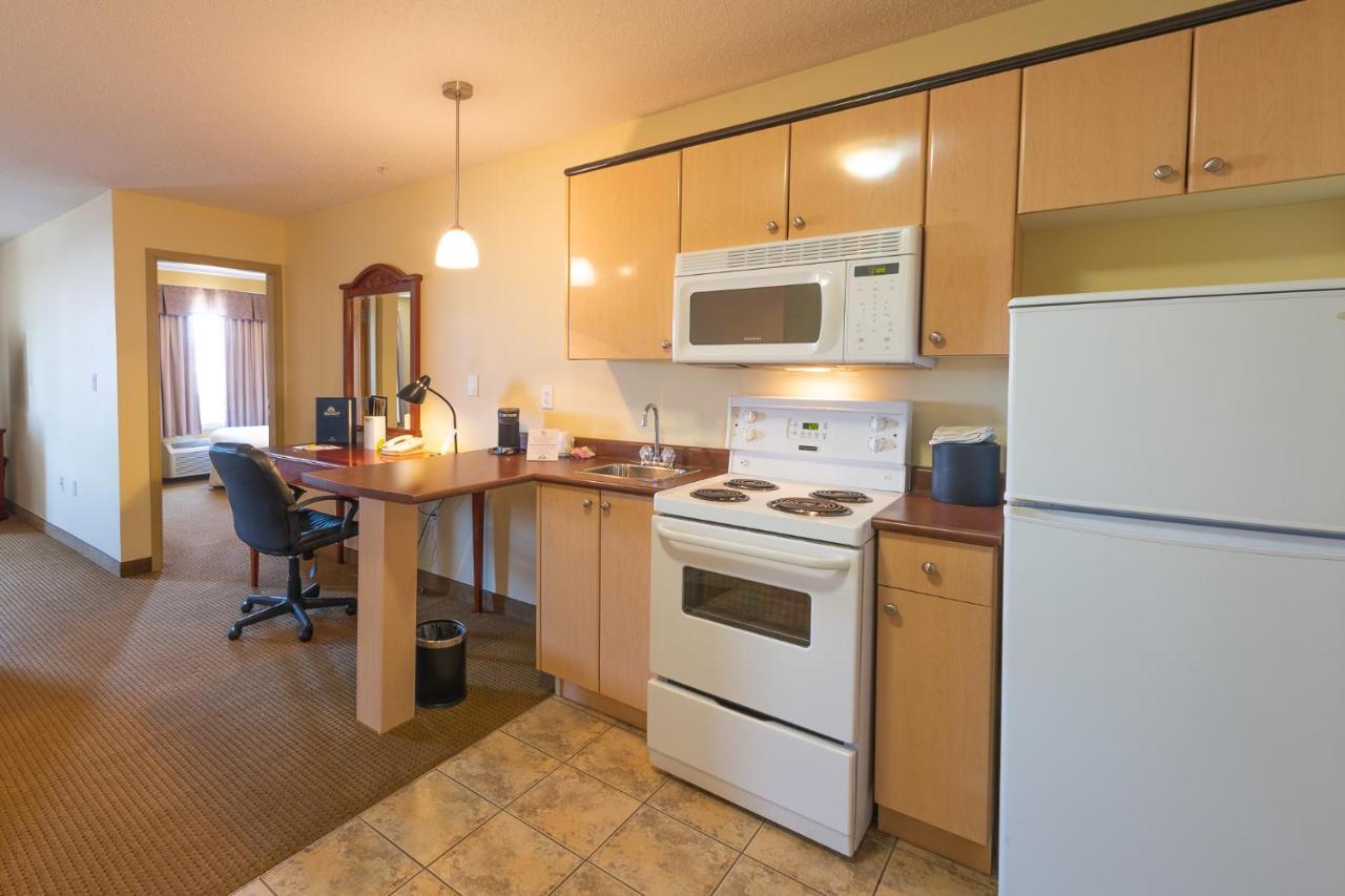 Days Inn By Wyndham Bonnyville Esterno foto