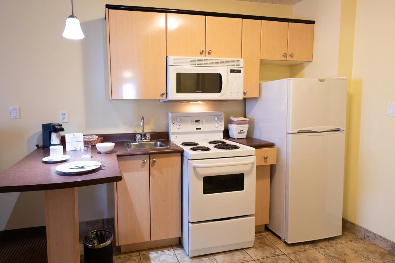 Days Inn By Wyndham Bonnyville Esterno foto