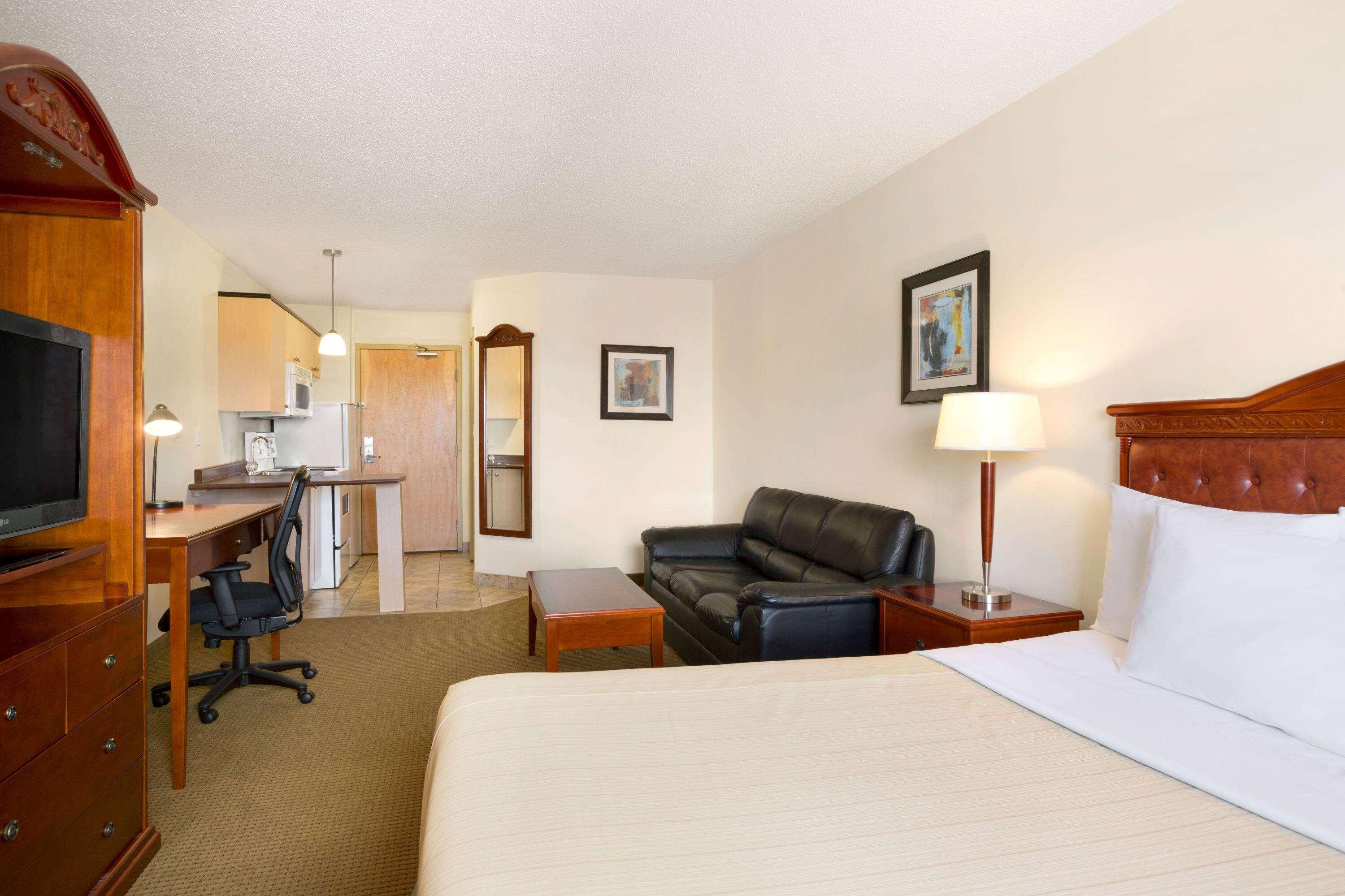 Days Inn By Wyndham Bonnyville Esterno foto