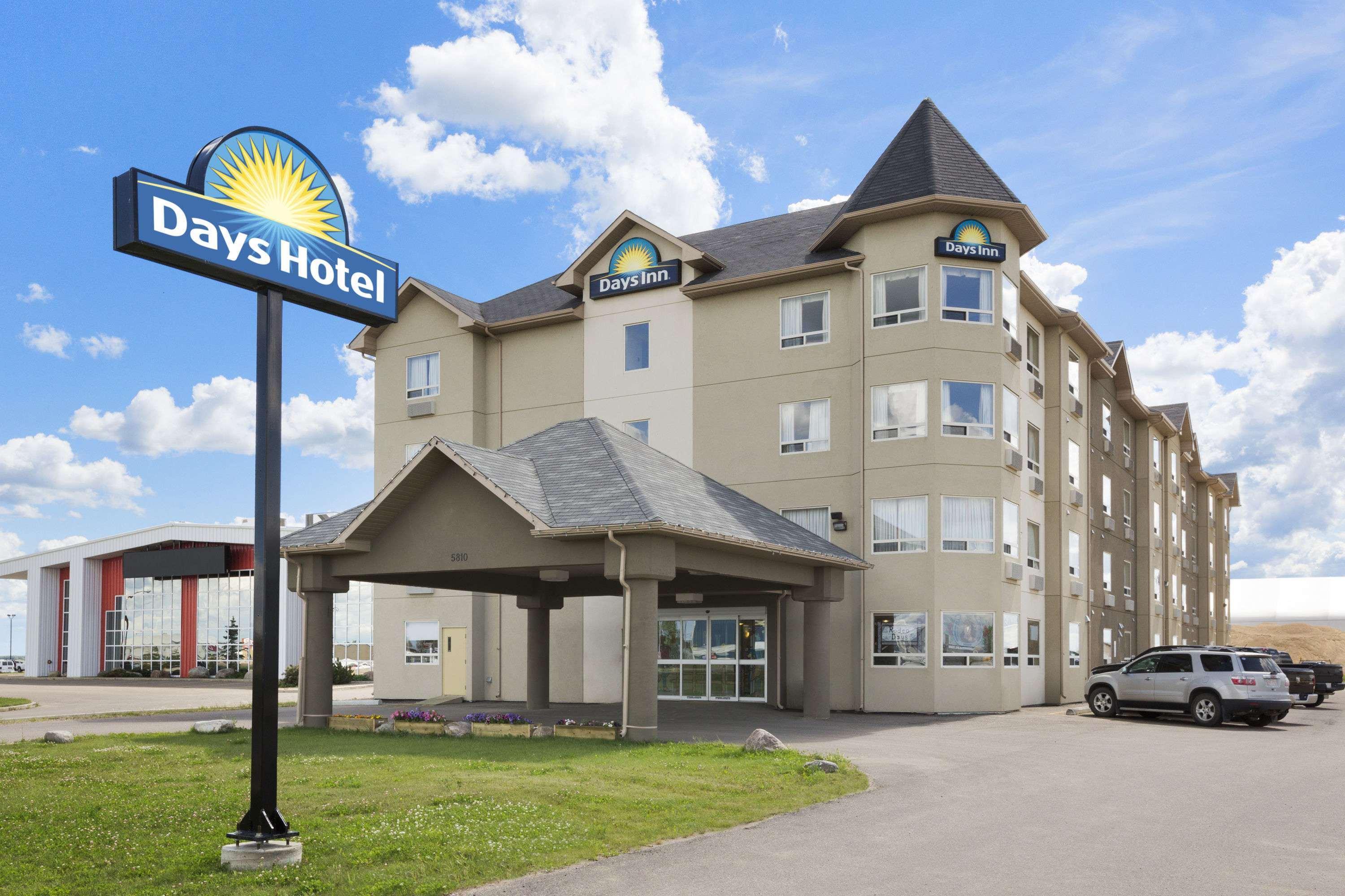 Days Inn By Wyndham Bonnyville Esterno foto